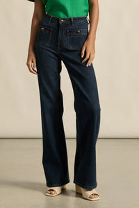 ZOE KRATZMANN - Piazza Jean