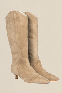 ZOE KRATZMANN - Master Boot