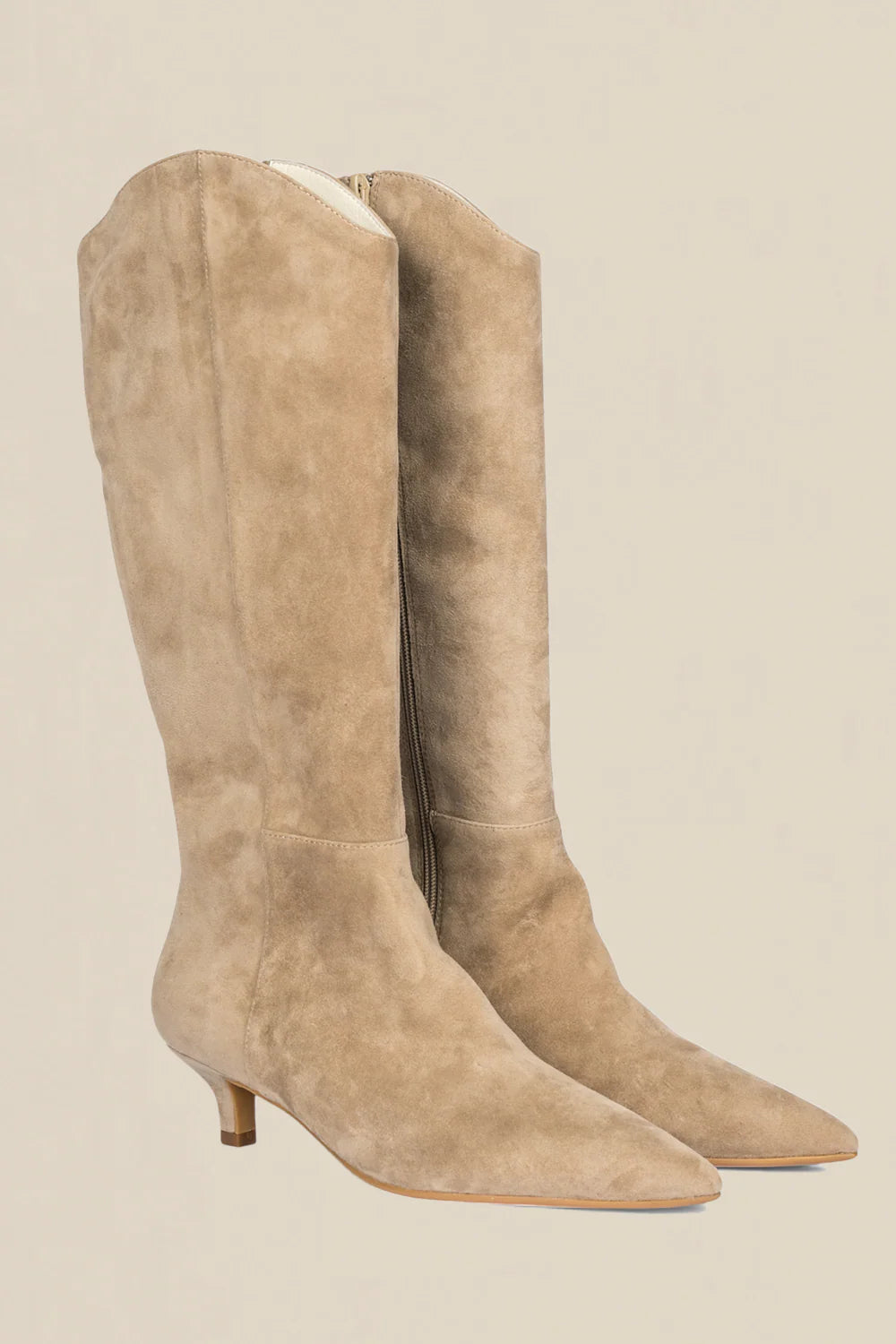 ZOE KRATZMANN - Master Boot